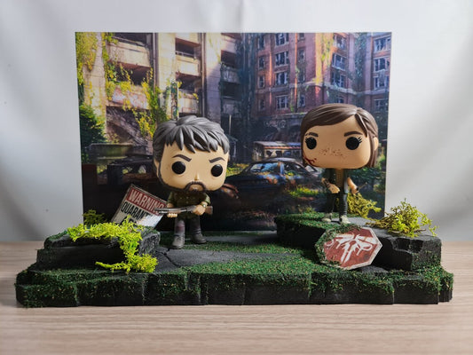 Themed Display stand compatible with The Last Of Us Funko Pop Vinyls Ellie and Joel - Available at 2Fast2See.co