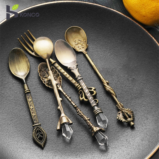 Vintage Dessert Royal Style Cutlery Set - Available at 2Fast2See.co